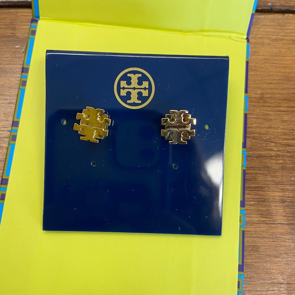 NWT Tory Burch Logo Earrings